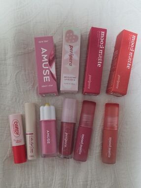 Set of 6 Like New Bundle One Price DHC, A'pieu, Peripera & AMUSE Lip Tint Gloss